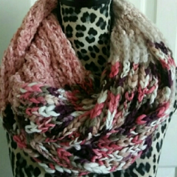 Dusty Rose Wine Peach Chunky Knit Infinity Scarf - Picture 2 of 4